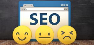 Tela de navegador escrito 'SEO' e 3 emojis representando bom, ruim e péssimo