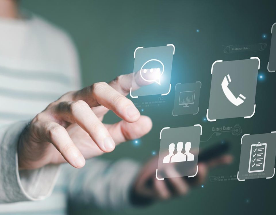 Homens apontando a mão toque contato para suporte de atendimento ao cliente